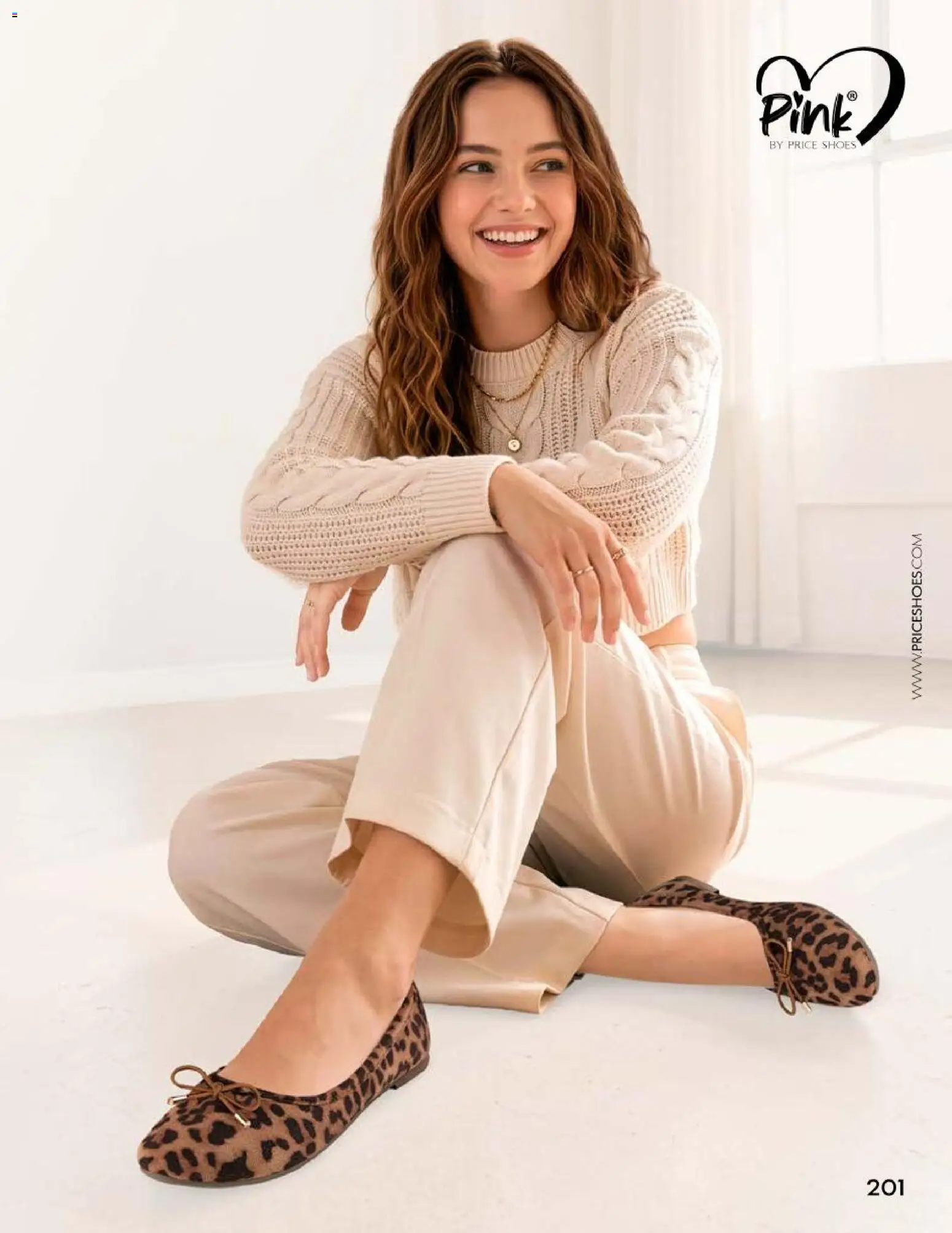 Nuevas ofertas de Price Shoes válidas en toda la República Mexicana desde el 28/08/2026. ¡Encuentra las mejores ofertas en Price Shoes catálogo Vestir Casual! | Página: 201